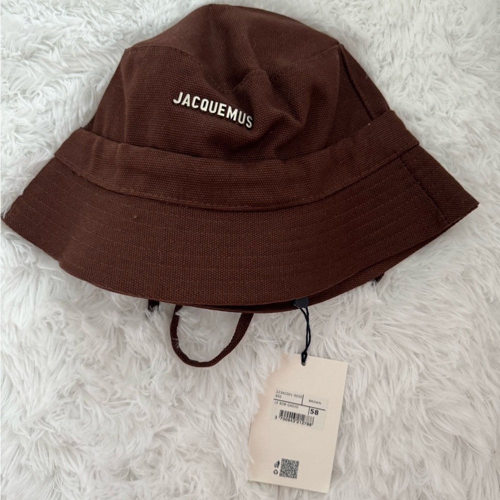 Jacquemus bucket hat NWT